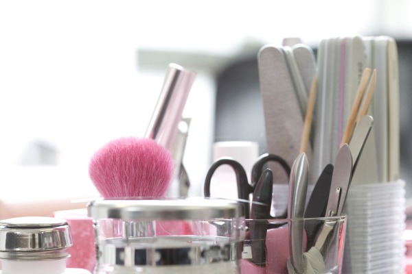 NAIL SCHOOL